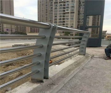 高品質欄桿