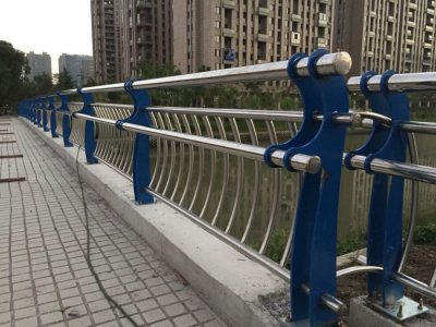 <b>不銹鋼防撞橋梁護欄 1.2m</b>
